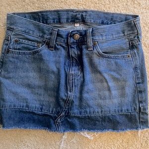 Levi denim skirt size size 26